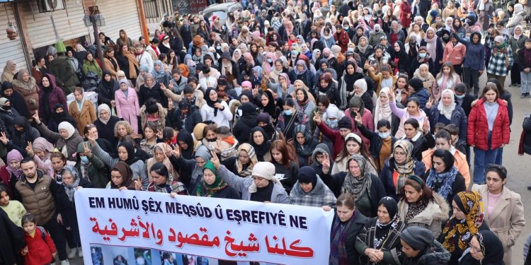 Halep’e Yönelik Saldırılara Karşı Kitlesel Yürüyüş Düzenlendi