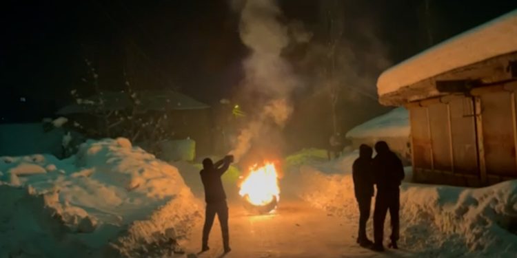 Gever’de Gençler Rojava İçin Alanlara Çıktı