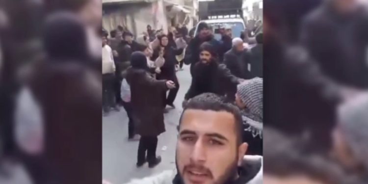 Halep’te Gençler Saldırılara Karşı Sokaklara Çıktı