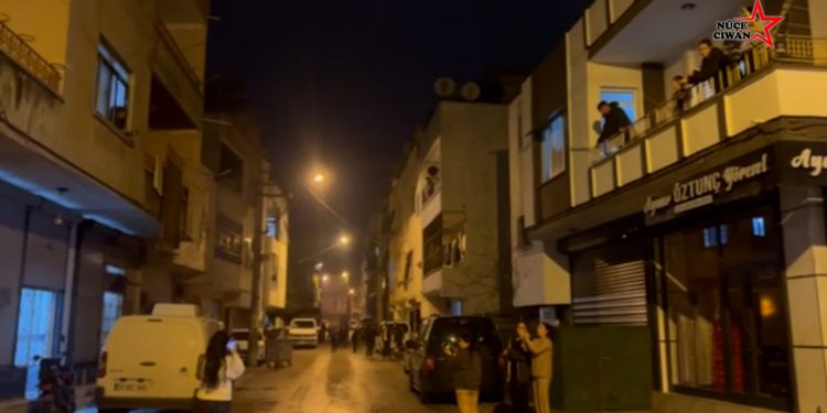 Mersin’de Rojava İçin Eş Zamanlı Ses Çıkarma Eylemi