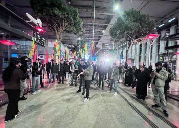 MARSİLYADA GENÇLER SABAHA KADAR SOKAKLARDAYDI