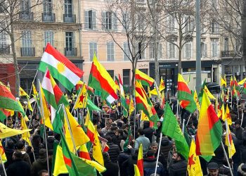 MARSİLYA GENÇLİĞİ: ROJAVA İÇİN YAŞAMI DURDURUYORUZ!