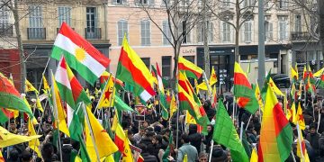 MARSİLYA GENÇLİĞİ: ROJAVA İÇİN YAŞAMI DURDURUYORUZ!