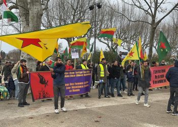 Bollène’de gençler Rojava için alanlardaydı