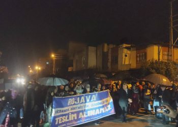 Ceyhan’da Yağmura Rağmen Rojava Yürüyüşü