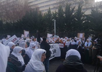 Barış Anneleri: Rojava’da Katliam Var