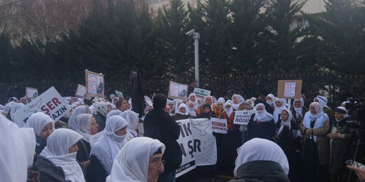 Barış Anneleri: Rojava’da Katliam Var