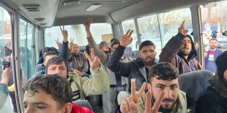 Süleymaniye Halkı Rojava’ya Doğru Yola Çıktı