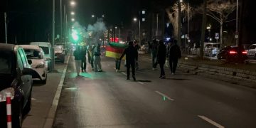 Berlin Gençliği Sokakları Bırakmıyor