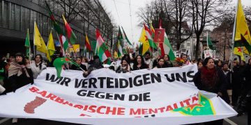 Zürih’te Onbinler Rojava İçin Ayaktaydı