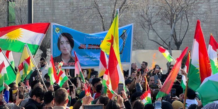 Silemaniyê’de Binler Rojava İçin Yürüdü