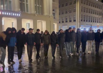 Bern’de Rojava Nöbet eylemi gençler ve Kurdistanlılar öncülüğünde devam ediyor