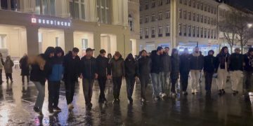 Bern’de Rojava Nöbet eylemi gençler ve Kurdistanlılar öncülüğünde devam ediyor