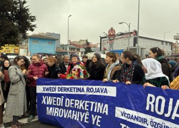 Halkların Karavanı Pirsûs’a Ulaştı