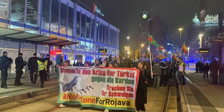 Frankfurt’ta Gençler Öncülüğünde Rojava İçin Binler Alanlardaydı