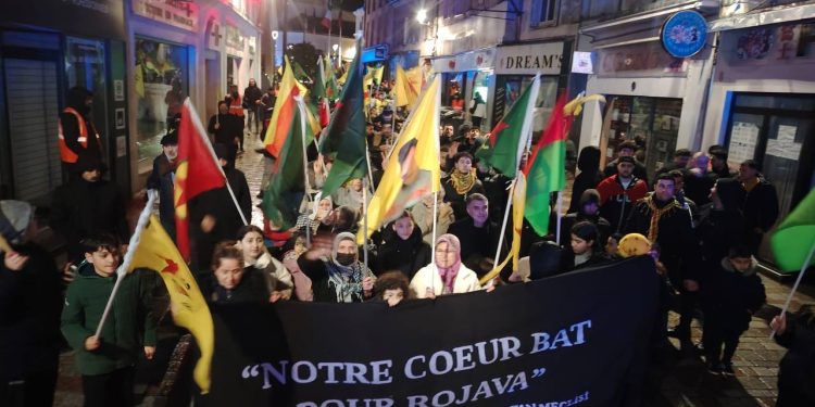 Melun’dan Bijî Berxwedana Rojava Sloganları Yükseldi