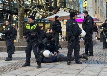 Rojbin Kadın Meclisi’nin Hamburg’daki Eylemine HTŞ Saldırısı
