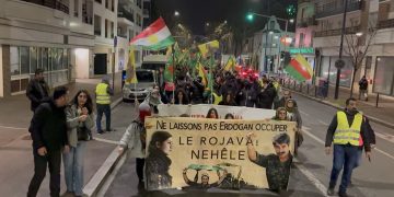 Drancy’de Kobane  Ruhuyla  yürüyüş