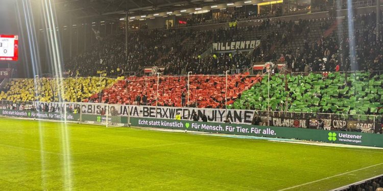 St. Pauli – RB Leipzig Maçında Rojavaya Yönelik Saldırılar Protesto Edildi