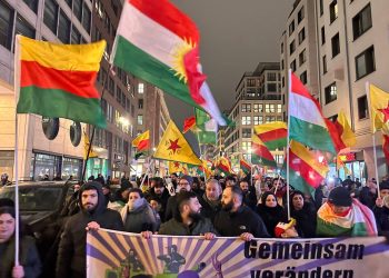 Berlin’de Gençler Rojava Saldırılarını Protesto Etti