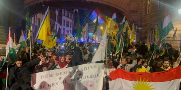 Frankfurt’da Binlerce Kişi HTŞ Saldırılarını Lanetledi