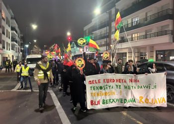 Drancy’de Kitlesel Rojavaya destek yürüyüşü