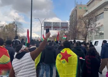 Silêmani’de Binlerce Genç Rojava İçin Eylemde