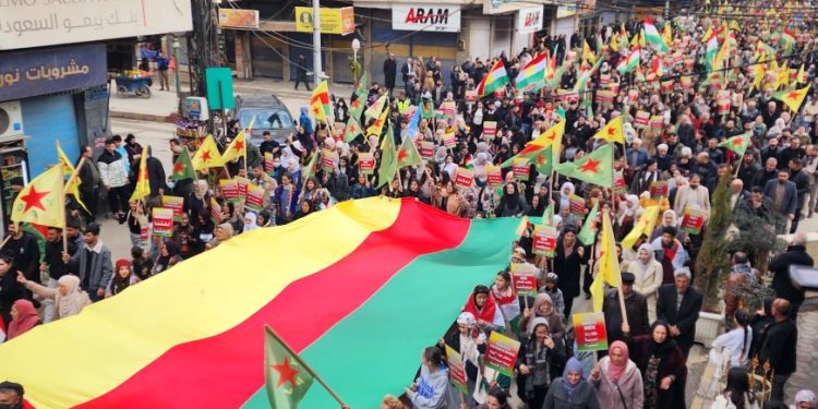 Rojava’da 6 Şehirde Kitlesel Yürüyüşler Düzenleniyor