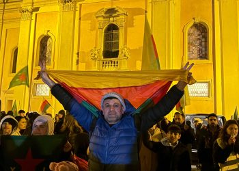 Ludwigsburg’da Kürdistanlı Gençlerden Rojava İçin Yürüyüş