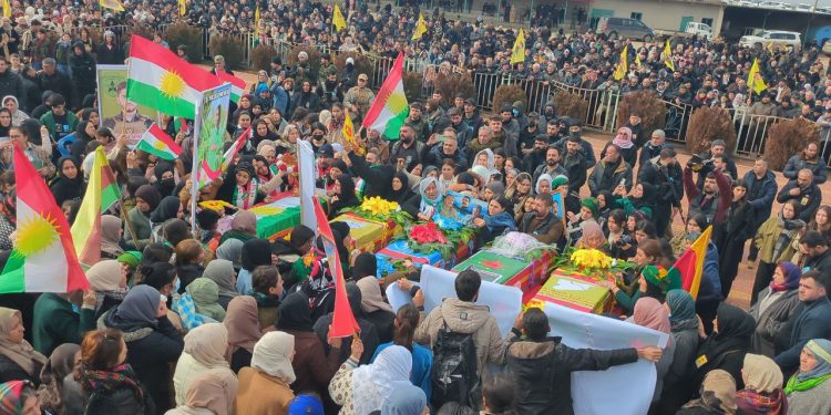 Dêrik Halkı Rojava Direnişi Şehitlerini Uğurladı