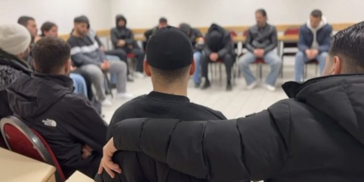 Stuttgart’ta TCŞ Öncülüğünde Gençlik, Rojava’ya Yönelik İşgal Saldırılarına Karşı bir Panel Düzenledi