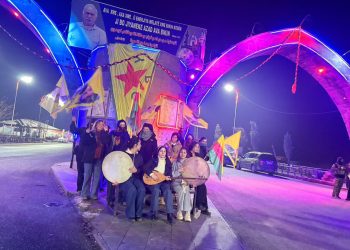 Derik’te Koma Elefterya’dan Nöbet Alanlarına Moral Ziyareti