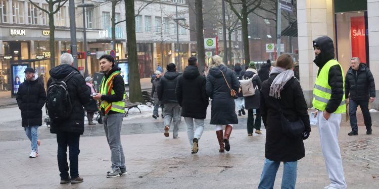 TCŞ Gençliği Hamburg’da Kobanê’ye Yönelik Kuşatmaya Karşı Alanlardaydı