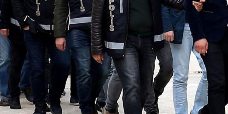 Muş’ta gençlerin eylemine polis saldırdı, 10 genç gözaltına alındı
