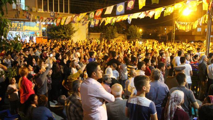 Silopi’de binlerce Genç alanlarda