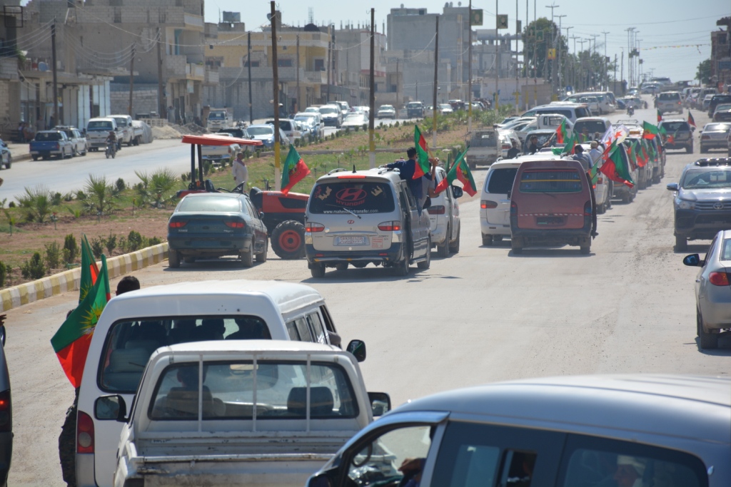 Kobanê’den yüzlerce genç Kandil’e doğru yola çıktı