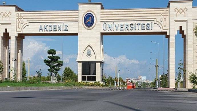 Antalya’da 5 öğrenci gözaltına alındı