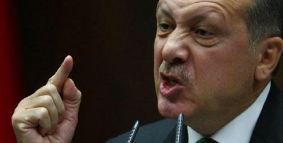 Eli kanlı, ağzı salyalı çocuk ve kadın katili Erdoğan!