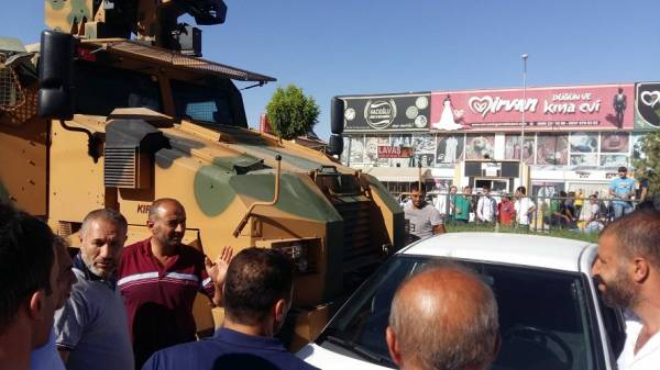 Van’da zırhlı araç terörü!
