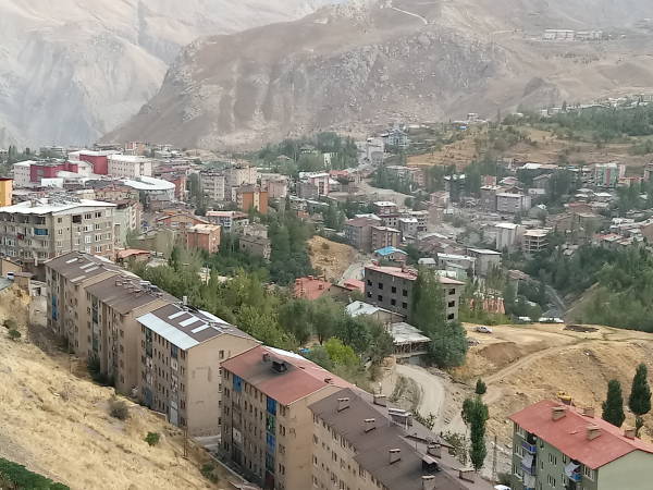 Türk devleti Hakkari’ye bir de ekonomi ile saldırıyor