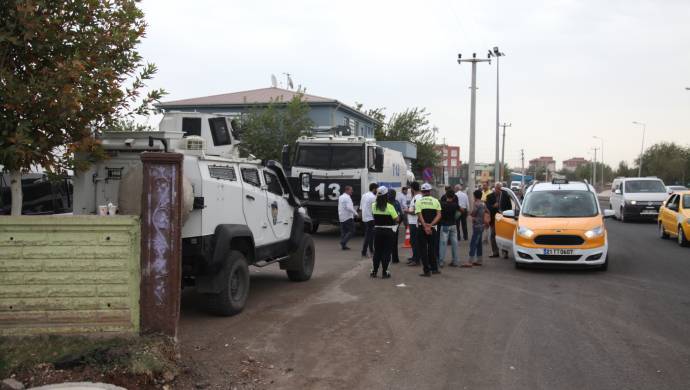 Gerilla cenazesinde mezarlık polis ablukasına alındı