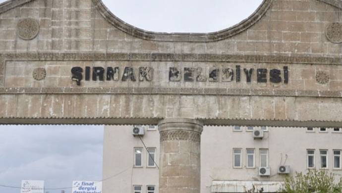 Giderayak gaspçı kayyım halkın parasını işgalcilere dağıtıyor