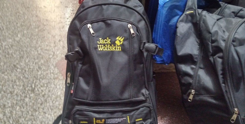 Gerilla eylemleri karşısında devlet sırt çantalarını ve mekapları toplamaya başladı