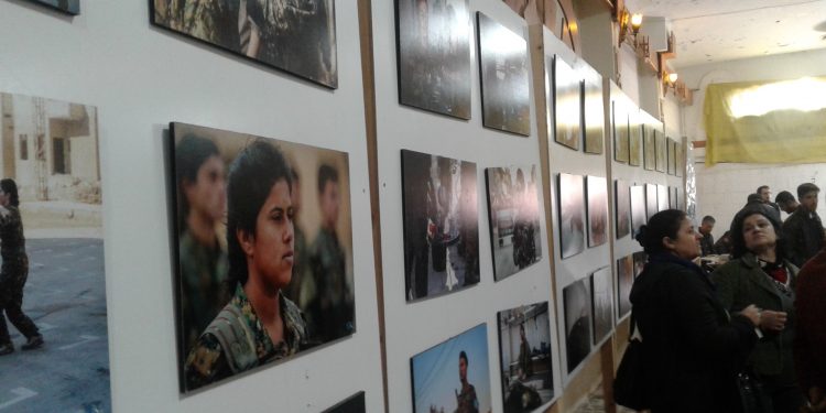 Özgürlük Savaşçılarının anıları fotoğraf sergisinde