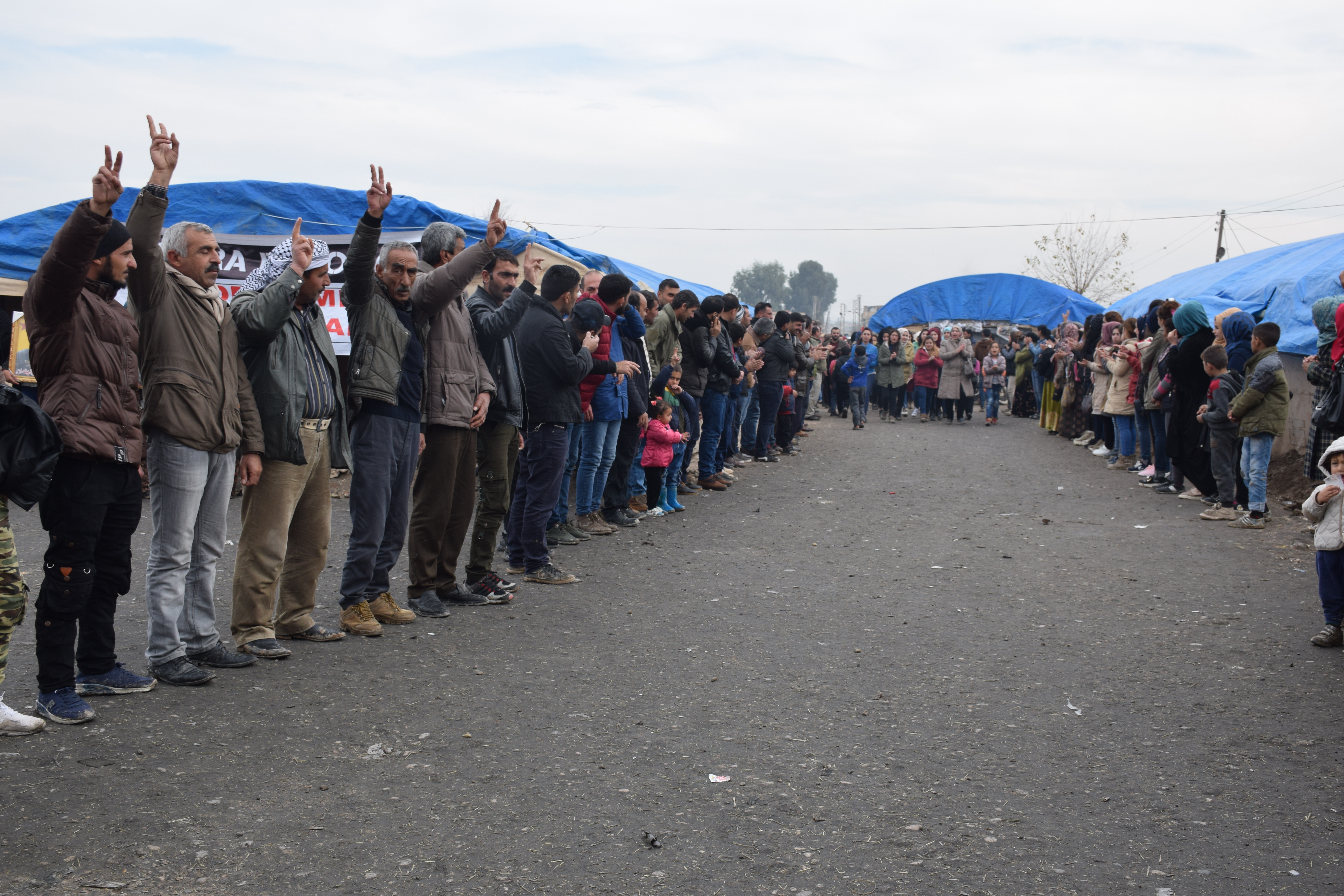 Rojava Halkı: Toprağımızın tek bir karışını işgalcilere bırakmayacağız