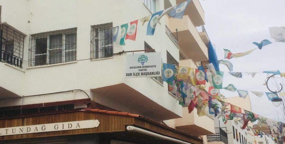 Amed’te gençlik şöleni öncesi işgalci polis baskısı