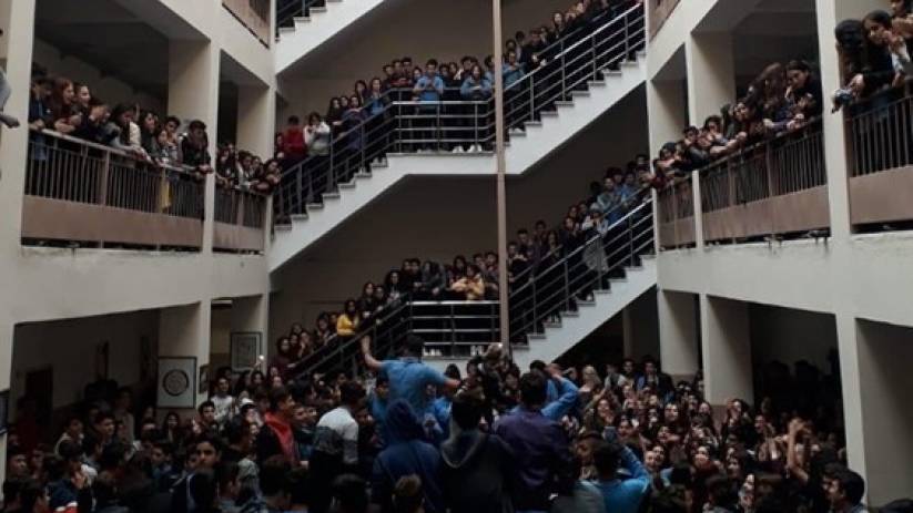 Öğretmen yerine öğrencilere ceza verilmişti: Cinsel taciz dosyası işlemden kaldırıldı