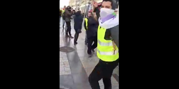 Sarı Yeleklilerden TRT’ye tepki: Macron da gidecek Tayyip de!