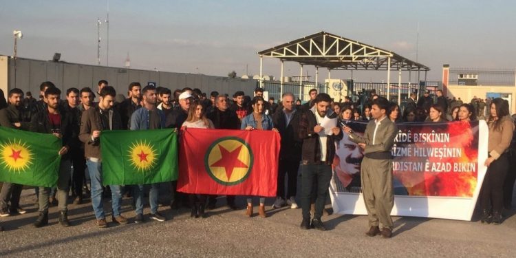 Hewlêr’de gençler tecridi protesto etti