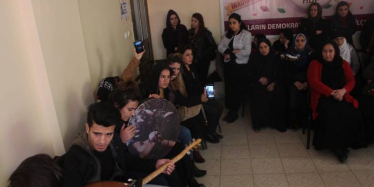Cizre de gençler Leyla Güven için müzik dinletisi düzenledi